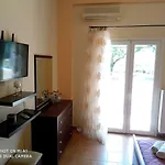 Summer Popi Kanakádes