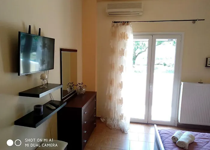 Summer Popi Kanakádes